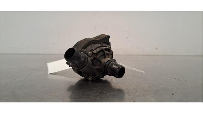 Extra waterpomp Peugeot 2008