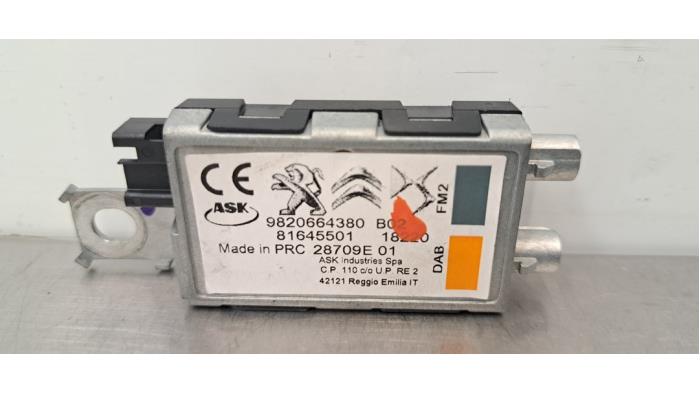Antenne amplificateur Peugeot 2008