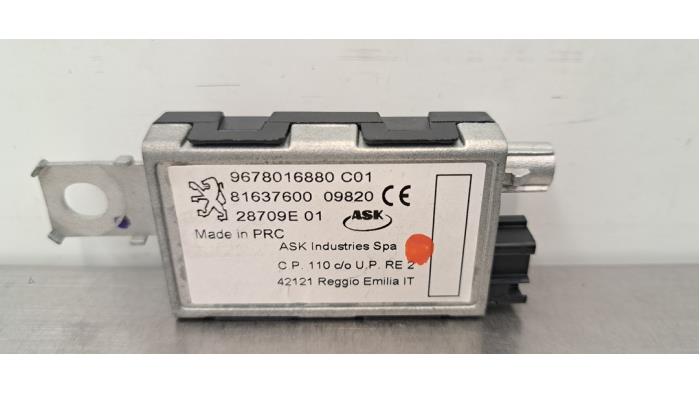 Antenne amplificateur Peugeot 2008