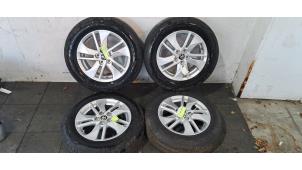 Gebruikte Velgen set + banden Toyota Yaris IV (P21/PA1/PH1) 1.5 12V Hybrid 115 Prijs € 532,40 Inclusief btw aangeboden door Autohandel Didier