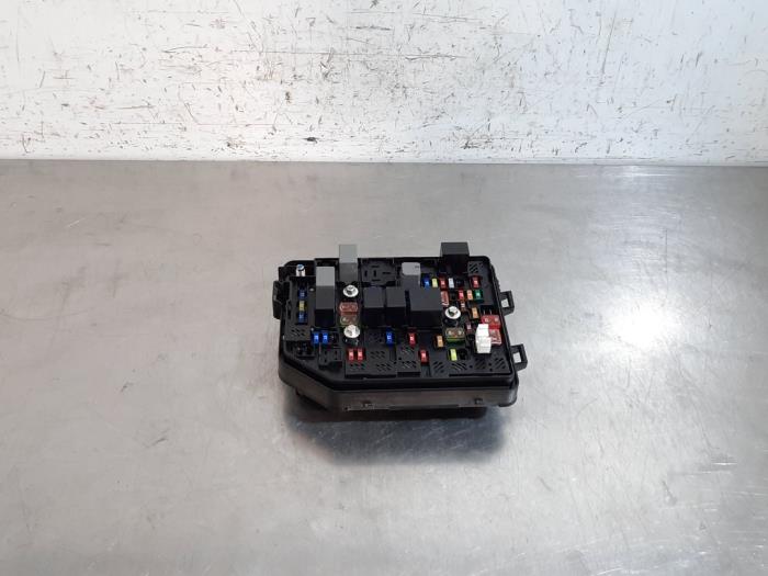 Zekeringkast Opel Karl