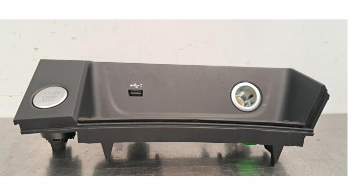 Zlacze AUX/USB Audi A4