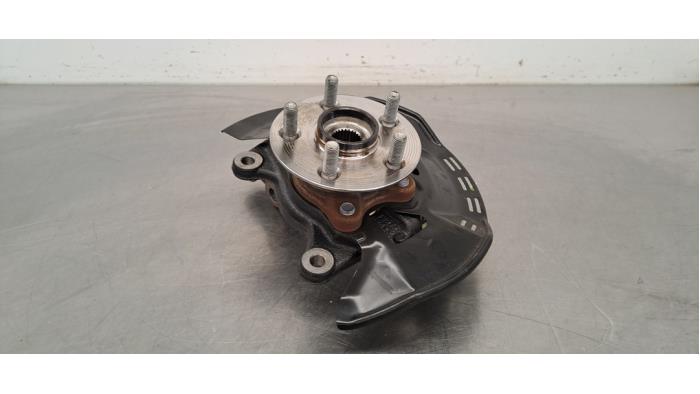 Fusee links-voor Toyota Yaris