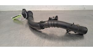 Gebruikte Intercooler Buis Renault Master III (FV) 2.3 dCi 135 16V FWD Prijs € 54,45 Inclusief btw aangeboden door Autohandel Didier