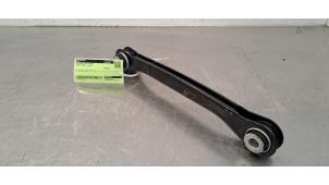 Gebruikte Draagarm links-achter Peugeot 3008 III e-3008 210 73 kWh Prijs € 30,25 Inclusief btw aangeboden door Autohandel Didier