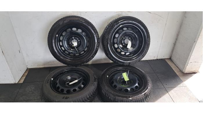 Kit jantes + pneumatiques Citroen E-C3
