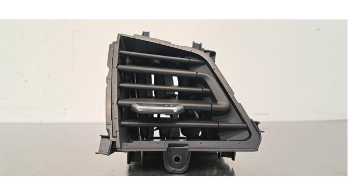 Grille aération tableau de bord Audi Q4