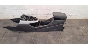 Gebruikte Middenconsoles Audi Q4 (F4B) 45 e-tron quattro 77 kWh Prijs € 133,10 Inclusief btw aangeboden door Autohandel Didier