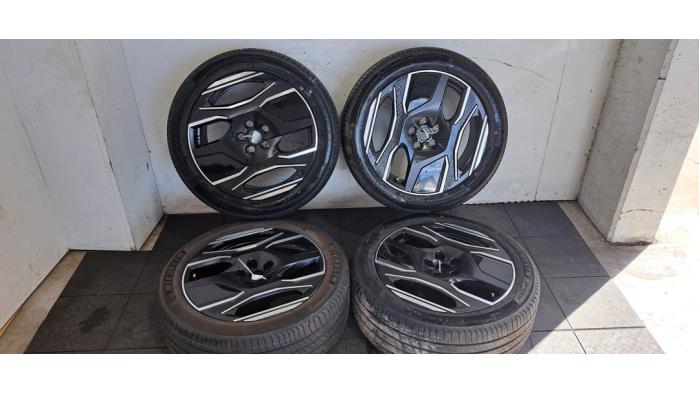 Set of wheels + tyres Peugeot 3008