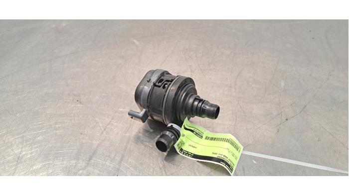 Additional water pump Peugeot 3008