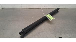 Gebruikte Kofferdekseldemper rechts-achter Peugeot 3008 III e-3008 210 73 kWh Prijs € 199,65 Inclusief btw aangeboden door Autohandel Didier