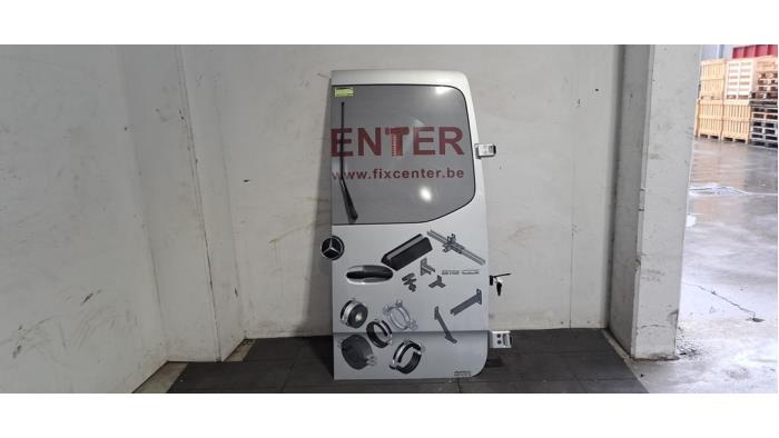 Portière arrière camionnette Mercedes Sprinter Portière arrière camionnette Mercedes Sprinter