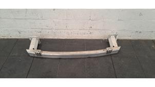 Gebruikte Bumperbalk voor Peugeot 3008 II (M4/MC/MJ/MR) 1.2 12V e-THP PureTech 130 Prijs € 133,10 Inclusief btw aangeboden door Autohandel Didier