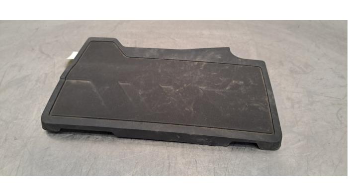 Engine protection panel Peugeot 3008