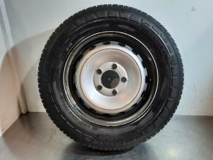 Gebruikte Velg + Band Renault Master III (EV/HV/UV/VA/VB/VD/VF/VG/VJ) 2.3 dCi 145 16V FWD Prijs € 66,55 Inclusief btw aangeboden door Autohandel Didier
