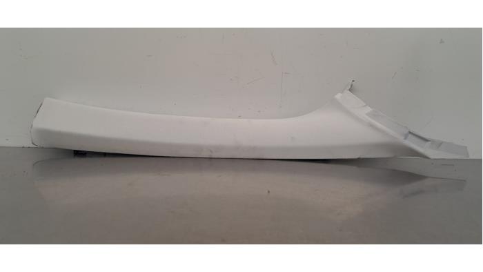 Cubierta embellecedor A derecha Peugeot 3008
