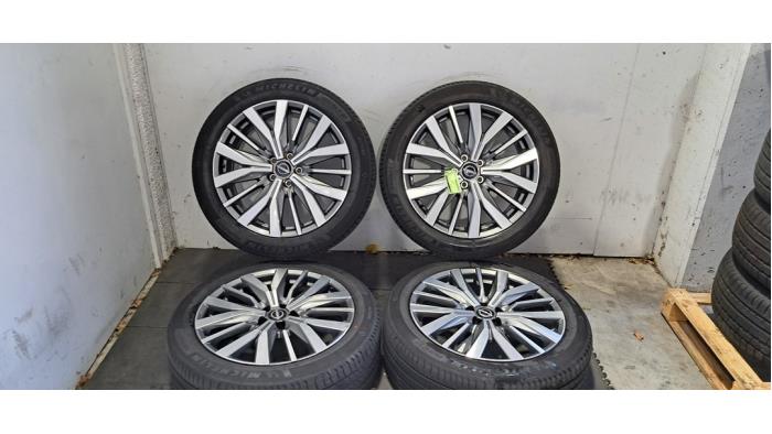 Felgen Set + Reifen Nissan X-Trail