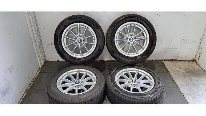 Felgen Set + Reifen BMW 3-Serie