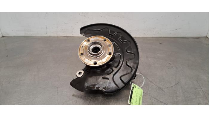 Fusee links-voor Audi Q2