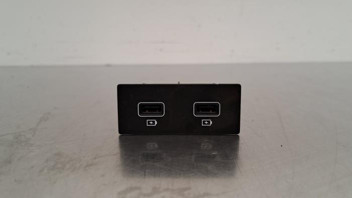 Zlacze AUX/USB Renault Captur