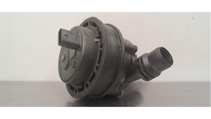 Extra waterpomp Peugeot 3008