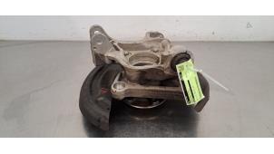 Gebruikte Fusee links-achter Peugeot 3008 III e-3008 210 73 kWh Prijs € 199,65 Inclusief btw aangeboden door Autohandel Didier