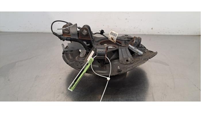 Achsschenkel links vorne Peugeot 3008