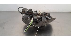 Gebruikte Asschenkel links-voor Peugeot 3008 III e-3008 210 73 kWh Prijs € 266,20 Inclusief btw aangeboden door Autohandel Didier