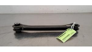 Gebruikte Draagarm links-achter Peugeot 3008 III e-3008 210 73 kWh Prijs € 30,25 Inclusief btw aangeboden door Autohandel Didier