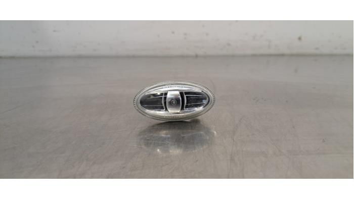 Clignotant protection avant gauche Opel Combo