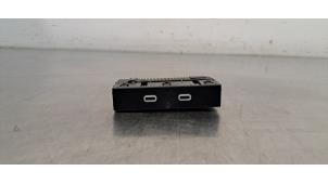 Gebruikte AUX/USB aansluiting Skoda Kodiaq (PSAC) 1.5 TSI MHEV 16V Prijs € 42,35 Inclusief btw aangeboden door Autohandel Didier