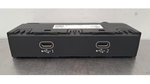 Gebruikte Multimedia aansluiting Porsche 911 (992) 3.0 24V Carrera Prijs € 54,45 Inclusief btw aangeboden door Autohandel Didier