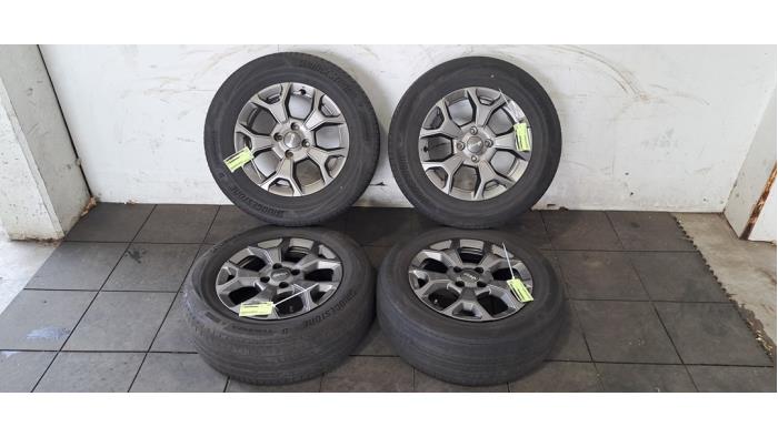 Kit jantes + pneumatiques Jeep Avenger