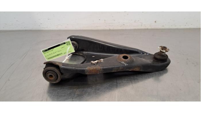 Bras de suspension avant droit Dacia Lodgy