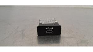 Gebruikte USB stekker BMW 4-Serie Prijs € 24,20 Inclusief btw aangeboden door Autohandel Didier