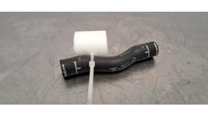 Gebruikte Koelwaterslang Porsche 911 (992) 3.0 24V Carrera Prijs € 24,20 Inclusief btw aangeboden door Autohandel Didier