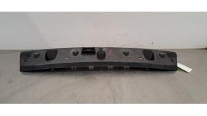 Gebruikte Bumpersteun midden-achter BMW 4-Serie Prijs € 36,30 Inclusief btw aangeboden door Autohandel Didier