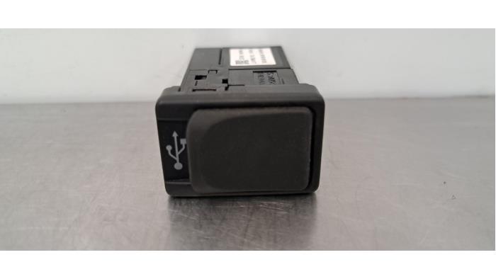 USB stekker Toyota Hilux