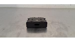 Gebruikte Gateway module Dacia Duster (SR) 1.0 TCE 100 Bi-Fuel, Eco-G 12V Prijs € 66,55 Inclusief btw aangeboden door Autohandel Didier