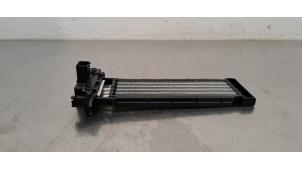 Gebruikte Element Kachelverwarming Peugeot 2008 (UD/UK/UR/US/UX) e-2008 50 kWh Prijs € 48,40 Inclusief btw aangeboden door Autohandel Didier