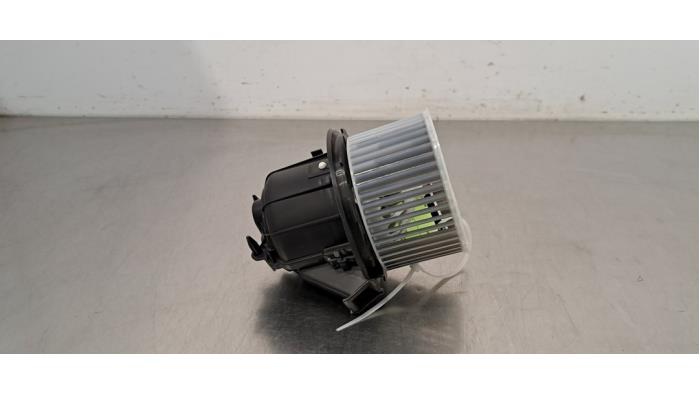 Kachel Ventilatiemotor Peugeot 208