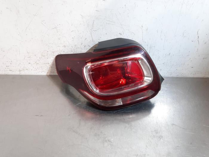 Kairysis galinis žibintas Citroen DS3