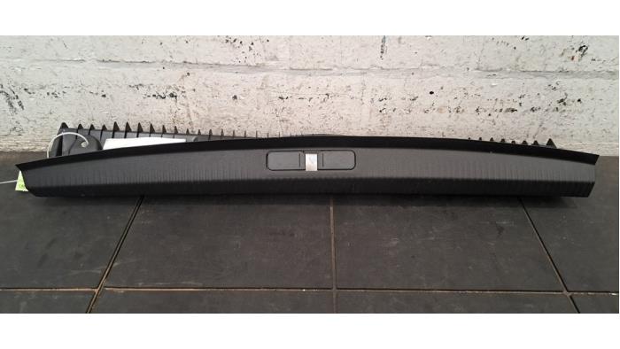 Abdeckung Stürmer Keil hinten Peugeot 2008