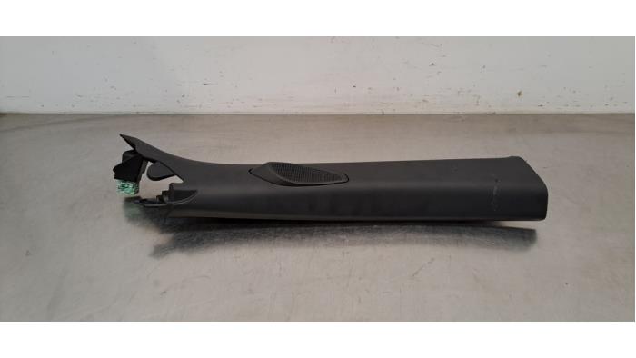 Couverture de l’accoudoir droite Peugeot 2008