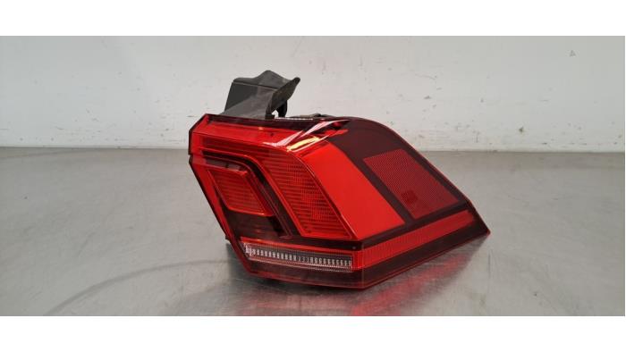 Lampa spate dreaptă Volkswagen Tiguan