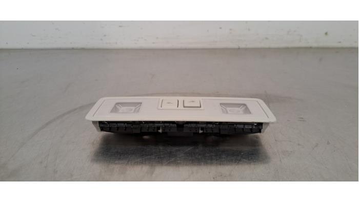 Oswietlenie wewnetrzne przód Volkswagen Tiguan