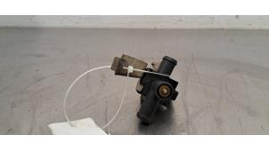 Gebruikte Kachelkraan Elektrisch Mercedes C Estate (S205) C-300de 2.0 Turbo 16V Prijs € 66,55 Inclusief btw aangeboden door Autohandel Didier