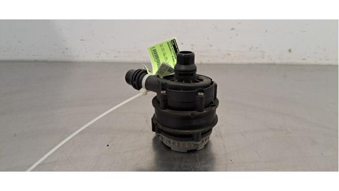 Extra waterpomp Mercedes C-Klasse
