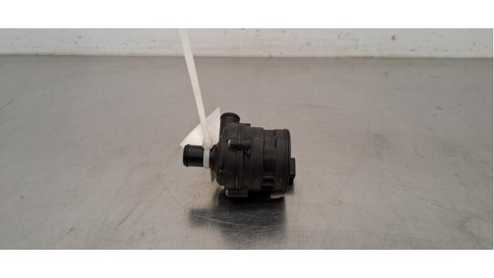 Extra waterpomp Mercedes C-Klasse