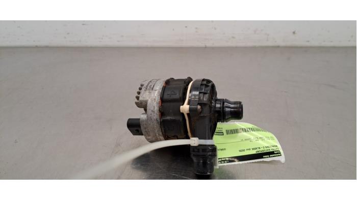 Extra waterpomp Mercedes C-Klasse
